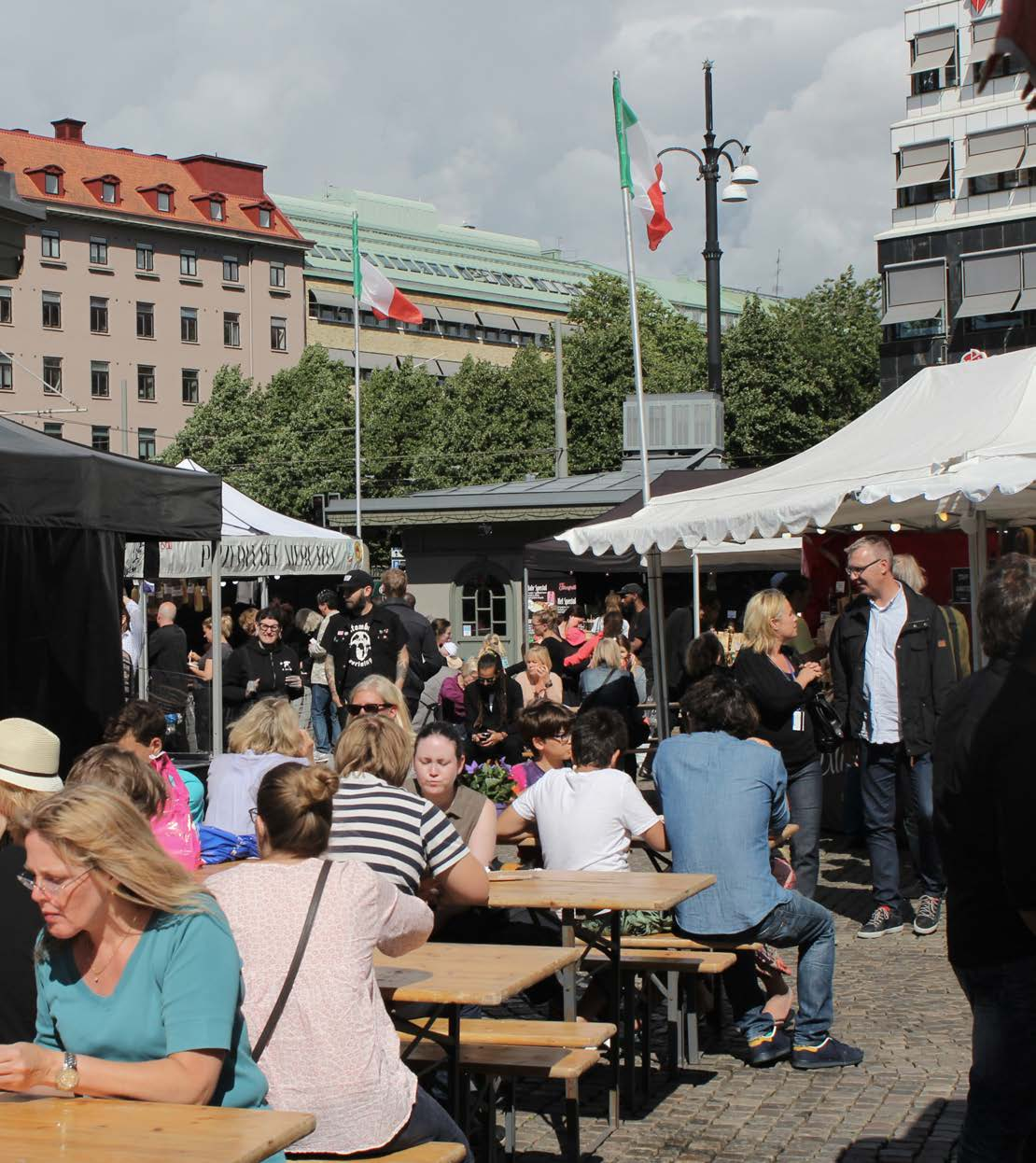 KLUSTER - EN MOTSÄTTNING TILL BLANDSTAD? Samtidigt som blandstaden är en förutsättning för stadskvalitet visar studien också att både kontor och handel attraheras av kontors- och handelskluster.