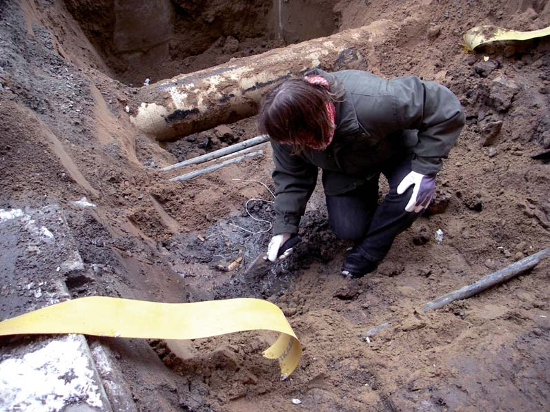 Syfte Syftet med den arkeologiska förundersökningen var primärt att styra markingreppet så att fast fornlämning skadades så lite som möjligt av arbetsföretaget.