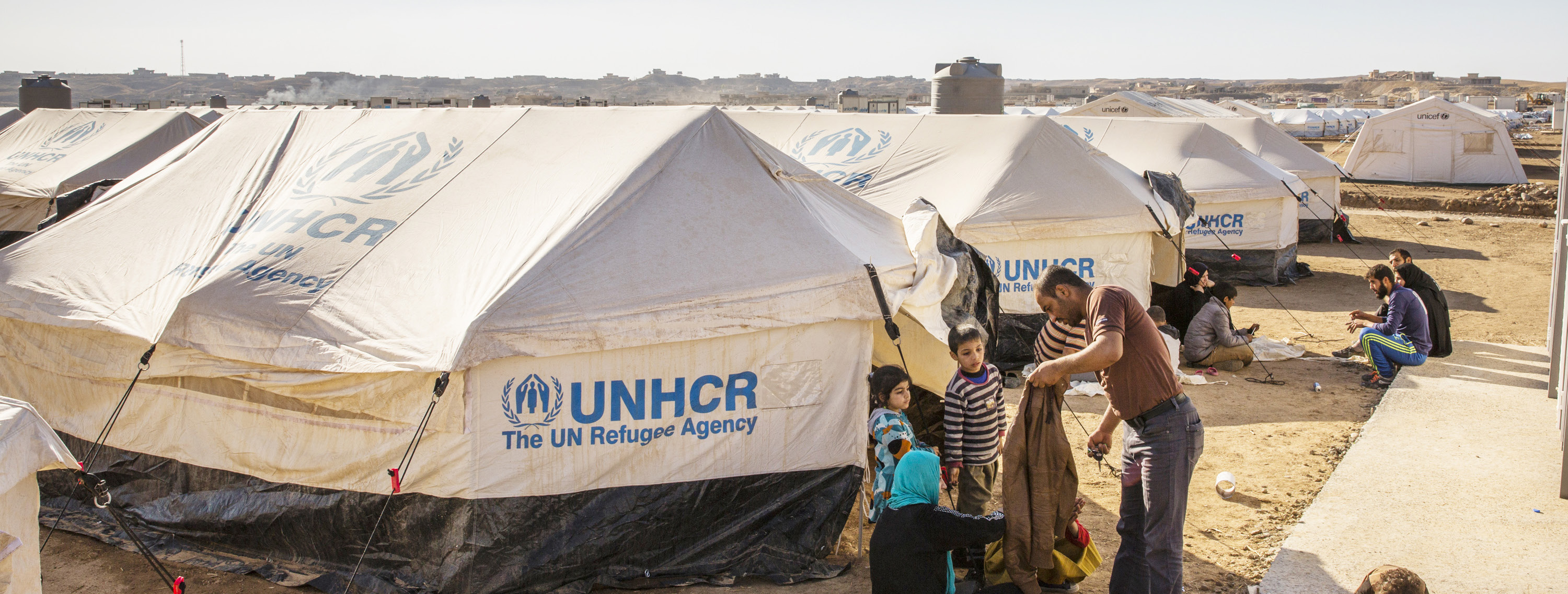 UNHCR/Ivor Prickett Antalet platser i olika länder ökar UNHCR planerar att presentera upp till 200 000 personer för vidarebosättning i olika länder under 2017.
