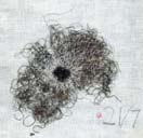 Reglerna är enkla - lyssna och brodera utan att tänka i 90 minuter. Det blev 56 broderier 2006. Ett enda stort 2008. Vernissage: 27.5 kl 18-20 Sassa Buregren. Alice Timander sommarpratar 21/7 2006 31.