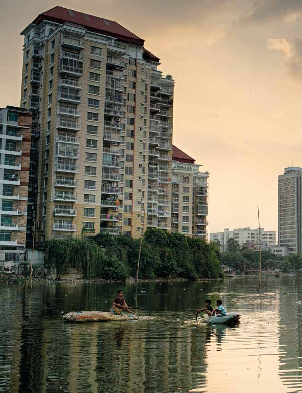 Reportage BANGLADESH GLÖDEN SOM FÖRBÄTTRAR SLUMMEN Urbaniseringen leder till att slummen växer i Bangladeshs huvudstad Dakha.
