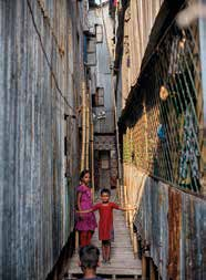 BANGLADESH Bangladesh har omkring 165 miljoner invånare med 1,2 procents årlig befolkningsökning.