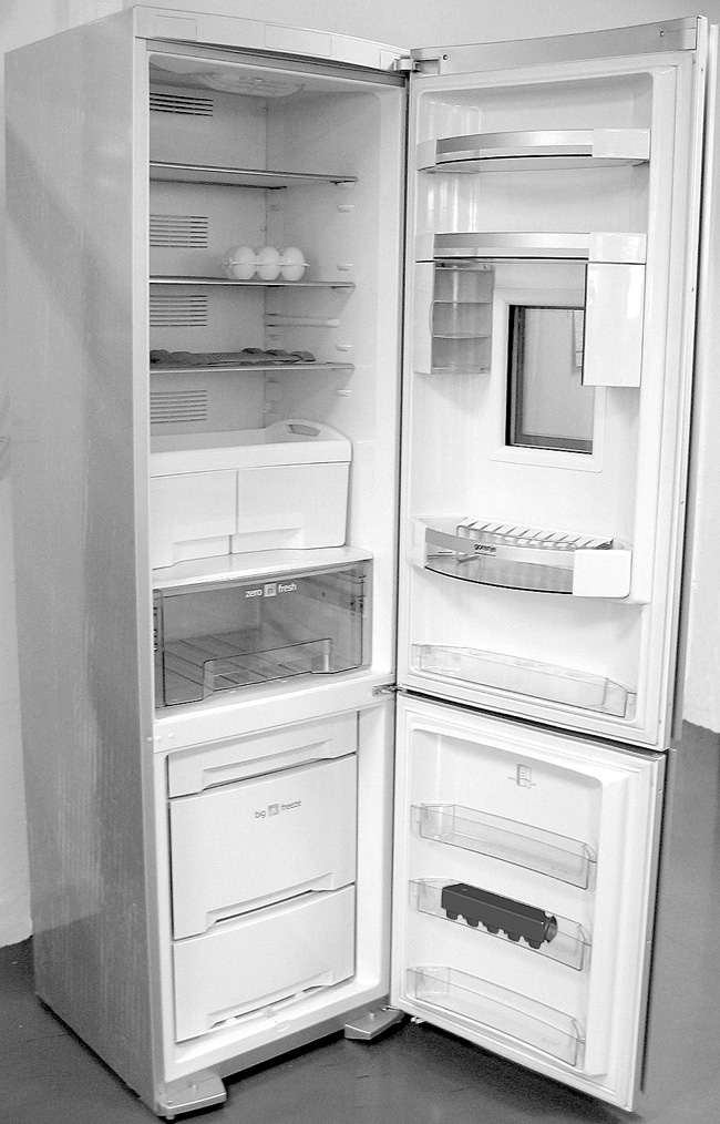 Produktbeskrivning A Kylskåp B Frysskåp 1 Belysning 2 Hylla (justerbar höjd) 3 Utdragbar låda (max 12 kg) 4 Hopfällbart äggfack (stängt: 6 ägg, öppet: 12 ägg) 5 Utdragbar låda för grönsaker* 6 ZERO N