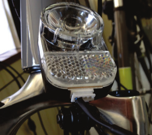 Dra runt pedalen framlänges 1 varv och håll ögat på pedal sensorns LED LED blinkar = pedal sensorn är OK När LED inte blinkar: pedalsensorn är defekt och skall bytas ut. 5.8.