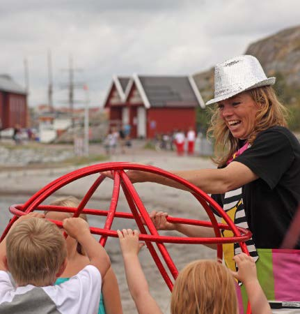 samt bidrar med idéflöden och kontakter som är mycket värdefulla för Tjörns utveckling.