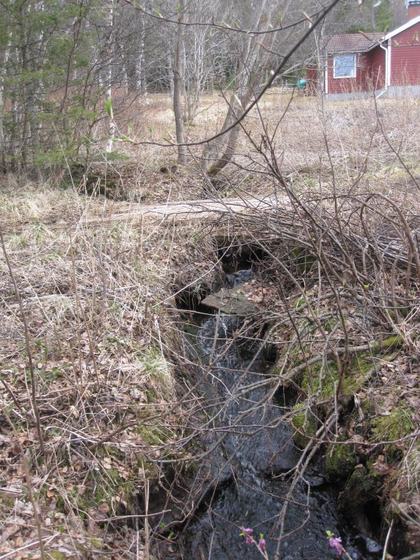 Gator, trafik gångväg Angöring, gator Planområdet angörs via befintlig infart från E14, som passerar förbi Continental Inn och genom det befintliga villaområdet.