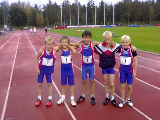 Stafett-DM 2007. Sebbe längst till vänster. Varför väljer du nu att gå till Spårvägen? Jag väljer att gå till Spårvägen på grund av att det känns som rätt steg att ta i den satsningen som jag gör.