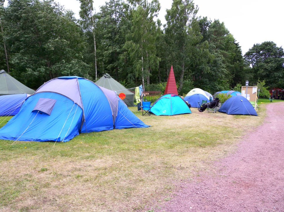 SIDA 2 Lägret ordas invid Bobäck skola i Kyrkslätt, adressen är: Gränsnäsvägen 11.