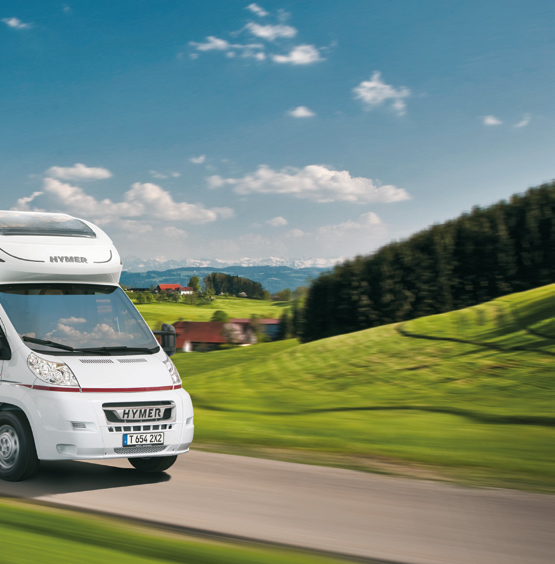Mer utrymme för drömmar HYMER Tramp 2x2 glänser med dynamisk design i vit Carrara.