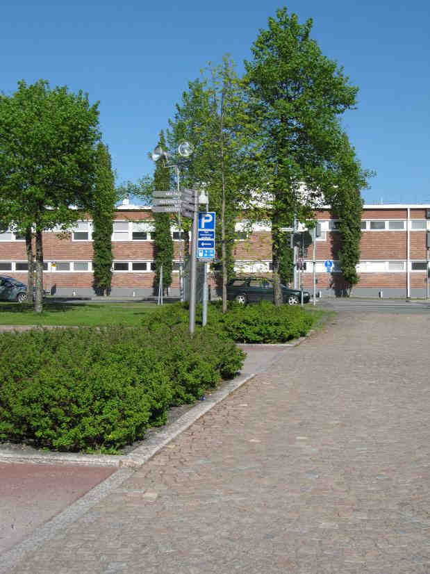 FCG Finnish Consulting Group Oy Detaljplanebesrivning () Cenum, området norr om järnvägen, inftsperingsområdet -C783 8..0 Bild 5. och Bild. Exempel på ytbeläggning och plantering på peringsområden.