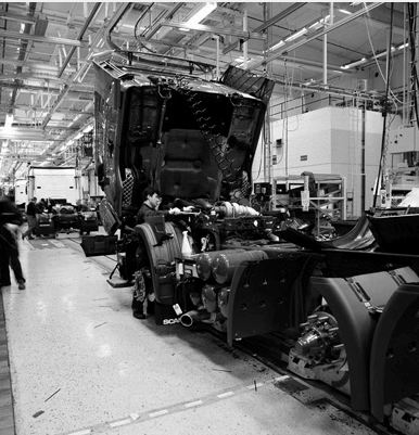 Ett exempel på hur ekonomistyrningen kan beskrivas Scania är idag en global, integrerad organisation med cirka 29 000 medarbetare.