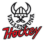 Vallentuna Hockey Isladan byggdes 1974, andra i Stockholm, lång tradi>on som siter i väggarna.