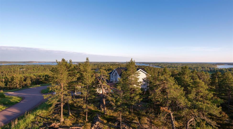 FÅGELBERGET I SVIBY, JOMALA Bostadsområdet med storslagen vy Bostadsområdet ligger på Kasbergets högst belägna delar på uppåt ca 65 meter över havet.