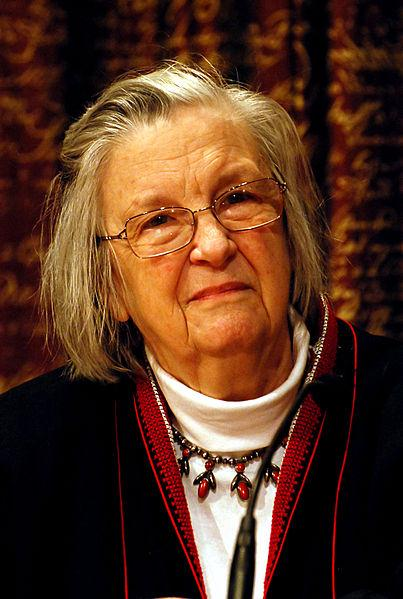 Nej! säger Elinor Ostrom (F 1933 - D 2012).