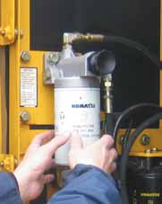HYDRAULISK HJULGÅENDE GRÄVMASKIN FÖRDELAR VID UNDERHÅLL Enkelt underhåll Komatsu har konstruerat med fokusering på lättåtkomliga servicepunkter.