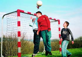 SPORTNÄT Handboll & inomhusfotboll Nät som passar godkända tävlingsmål för handboll enligt SS-EN 749. Invändigt mått 3.0 x 2.0 m.