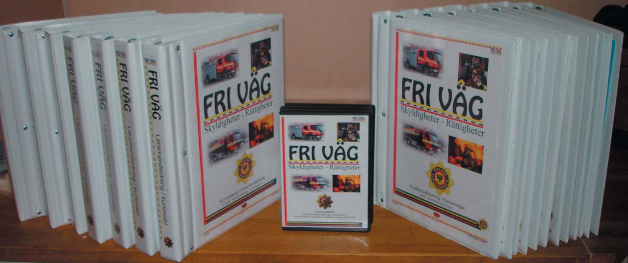 Presentation utbildning Rättigheter Skyldigheter Paketet innehåller 2 st pärmar 1 st fördjupningshäfte 1 CD med allt material