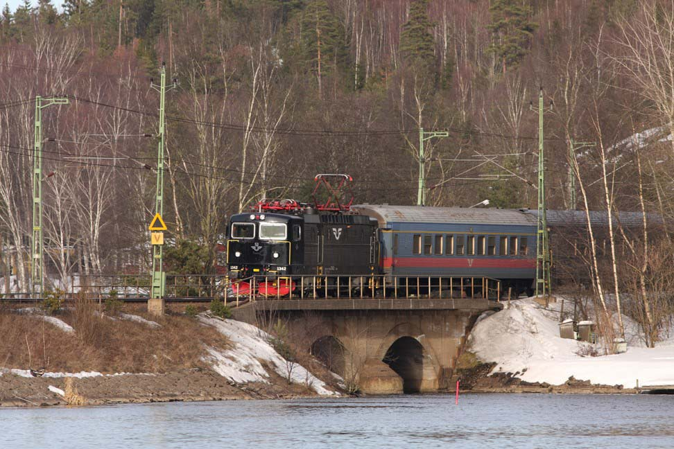 BANUTNYTTJANDEPLAN Gäller vecka 1014-1021 för DLC G Västra stambanan - SJ AB:s tåg 171 på nedspåret vid Norsesund.