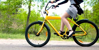 Scanna QR-koden för att läsa mer om Boulevarden på bloggen Hållbar Stad Går framtidens Cykelboulevard genom Kroksbäcksparken?