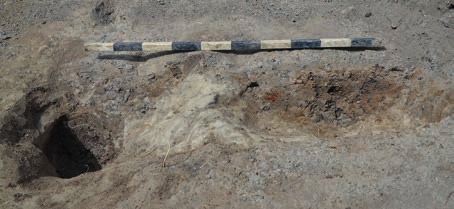 Schakt 3 Schakt 3 grävdes i den centrala delen av undersökningsområdet. Det var 7,4 3,15 meter stort, och djupgrävdes ned till 1,15 meters djup inom en yta om 1,3 4,75 meter.