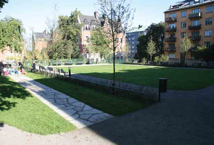Blåkråkan Historik I början av 1930-talet anlades en park med en lekplats i kv Kråkan. Den nya parken bands ihop med den angränsande Vanadislunden genom en trappförbindelse.