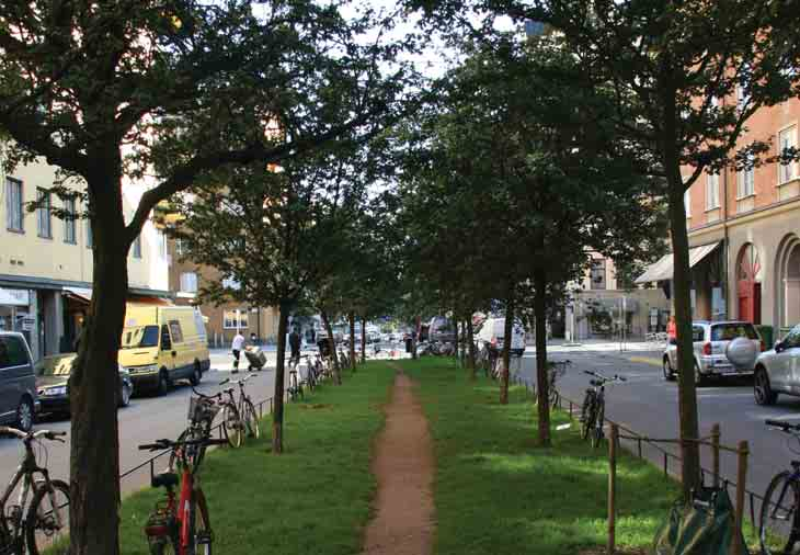 Ynglingagatan Historik Längs Ynglingagatans västra del finns en plantering mitten av gatan. I början av 2000-talet rustades planteringen upp.