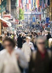 Stark dagligvaruhandel Turism/besöksnäringskommuner:203 Riket: 100 (HUI:s försäljn index) Strömstad 1 437 Åre 283 Storuman 209 Härjedalen 183 Malung 181 Tanum 160
