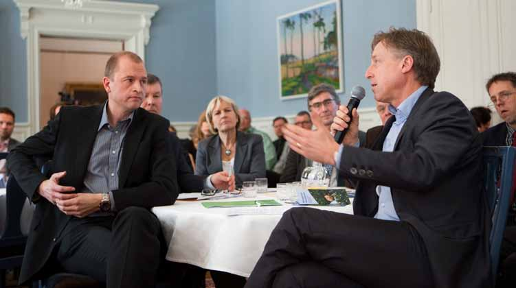 Till vänster i bilden ovan: Gunnar Eikeland, vd Skellefteå Kraft, anser att det behövs en stabil marknad där olika aktörer kan leva i symbios med varandra.