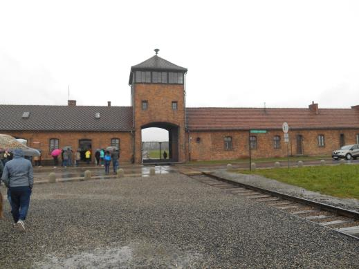 Fängslande vårresa till Krakow Polens vackraste stad 25-29 april 2016 Dag 1: Vi lämnade ett kylslaget Arlanda, där vår kunnige guide Einar från Reseskaparna mötte upp.