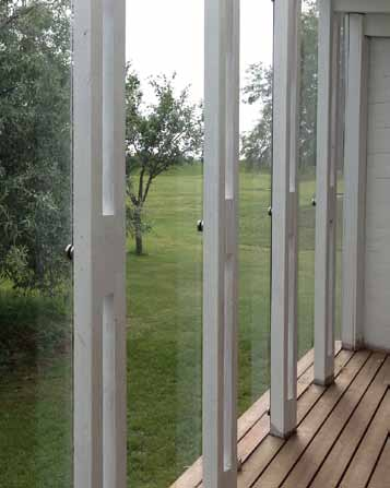 Väderskydd Montessori-förskola Båstad 2013 Hammerglass Clear 12 mm, HmG Fixpoints Hammerglass AB Arkitektritat barnvagnshus - fikarum - lekhus vid utedagis på montessoriskolan i Grevie Kyrkby, Båstad.