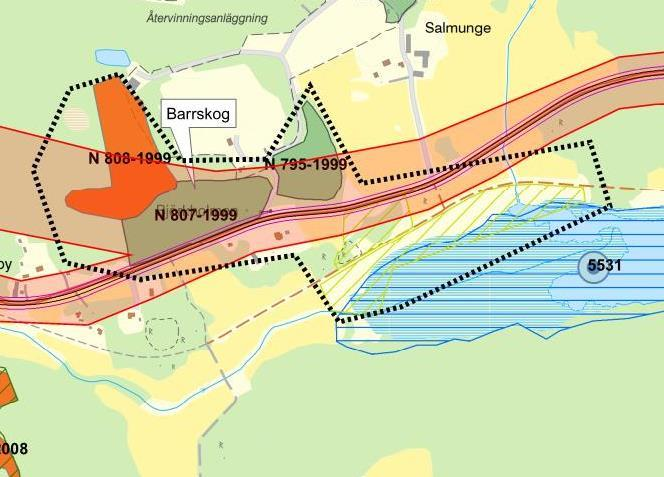 5.2.3 L3 Salmunge Salmunge är beläget nordväst om sjön Björkarn. Betesmarkerna bedömdes som bland de mest värdefulla i Norrtälje kommun i översikten av kommunens naturbetesmarker (Pettersson, 2011).