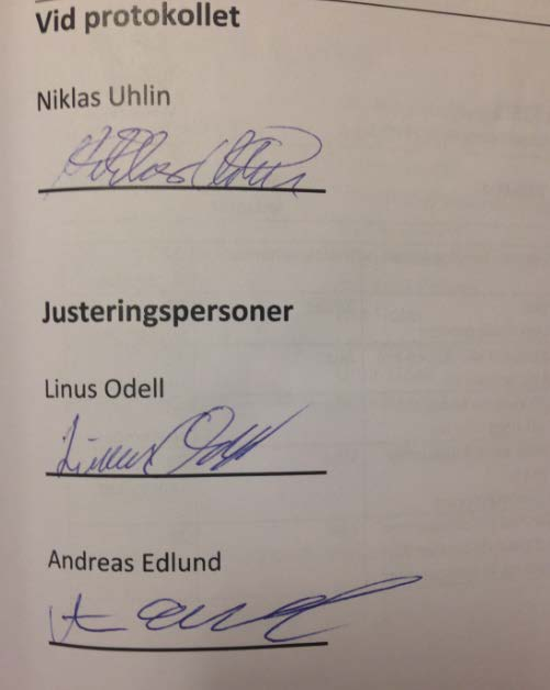 Vid protokollet Niklas Uhlin