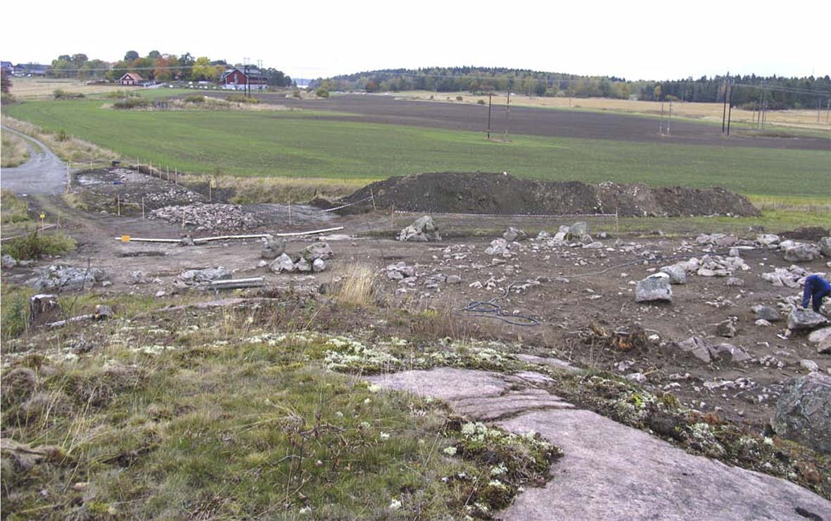 Om utgrävningen av den 36 meter långa bron med hjulspår, (runstens?