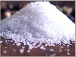 SALT Jag läste en artikel om salt och blev överraskad av så lite jag visste om salt. När man tänker efter så får man en massa associationer till ordet salt.