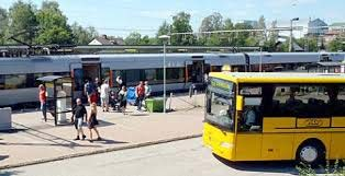 Billigaste färdsätt Landstinget ersätter sjukresorna efter billigaste möjliga färdsätt. Kollektivtrafik med buss eller tåg.