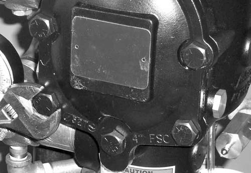 MONTERING AV LOCKPACKNING OCH LOCK OBS Använd endast utbytesdelar från Victaulic. Underlåtenhet att följa dessa instruktioner kan orsaka felaktig ventilfunktion, vilket kan resultera i egendomsskador.