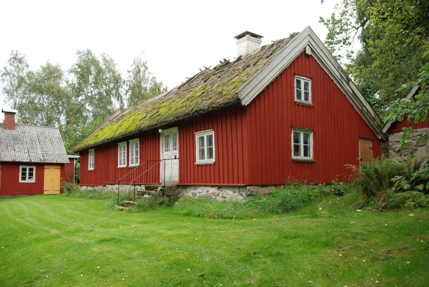 tapeter är skyddade. 4. Byggnaderna skall underhållas så att de inte förfaller eller det kulturhistoriska värdet minskar.