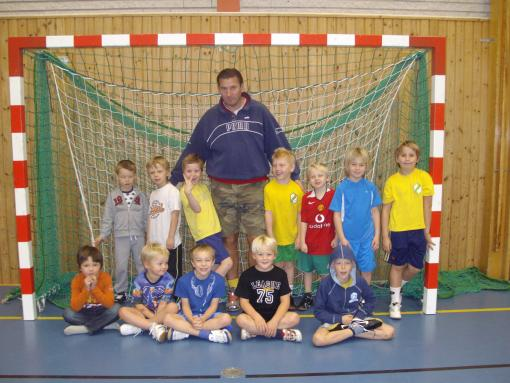 Verksamhetsberättelse Skå IK Handboll 2008 Handbollsektionen lever och frodas! Under året har vi haft en positiv trend på antalet aktiva medlemmar i sektionen.