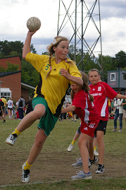 tränare, en lagledare samt en kassör. Under säsongen 07/08 deltog vi med 2 lag i seriespel - ett lag i division 1 samt ett lag i division 2.