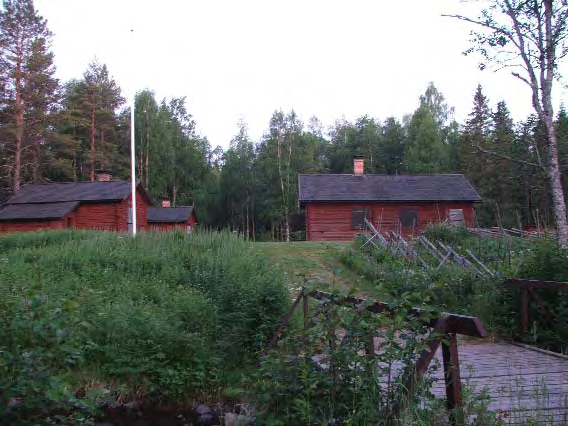 Foto: 0175 Skedomsbodarna 0181 Österåsen Österåsens hälsohem ger en skiftande natur, från lummiga trädgårdar till löv-,