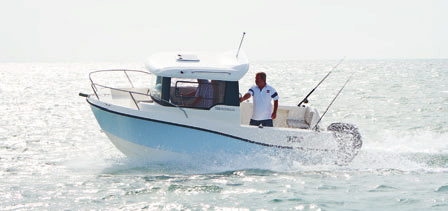 SÄKERHET CAPTUR 555 I en Quicksilver-båt kommer säkerheten som standard och det kommer du uppskatta så fort du går ombord.