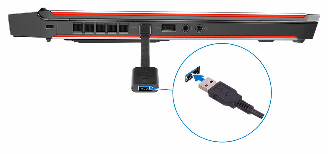 6 Anslut en USB Type-C till en Type-A-dongel till USB 3.0 (Type-C)-porten på vänster sida av datorn.