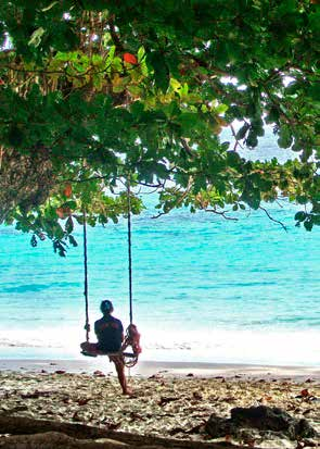Railey Beach Railey är en halvö som ligger söder om Ao Nang, den sitter ihop med fastlandet men kan bara nås med båt på grund av de höga klipporna som skärmar av alla vägar.