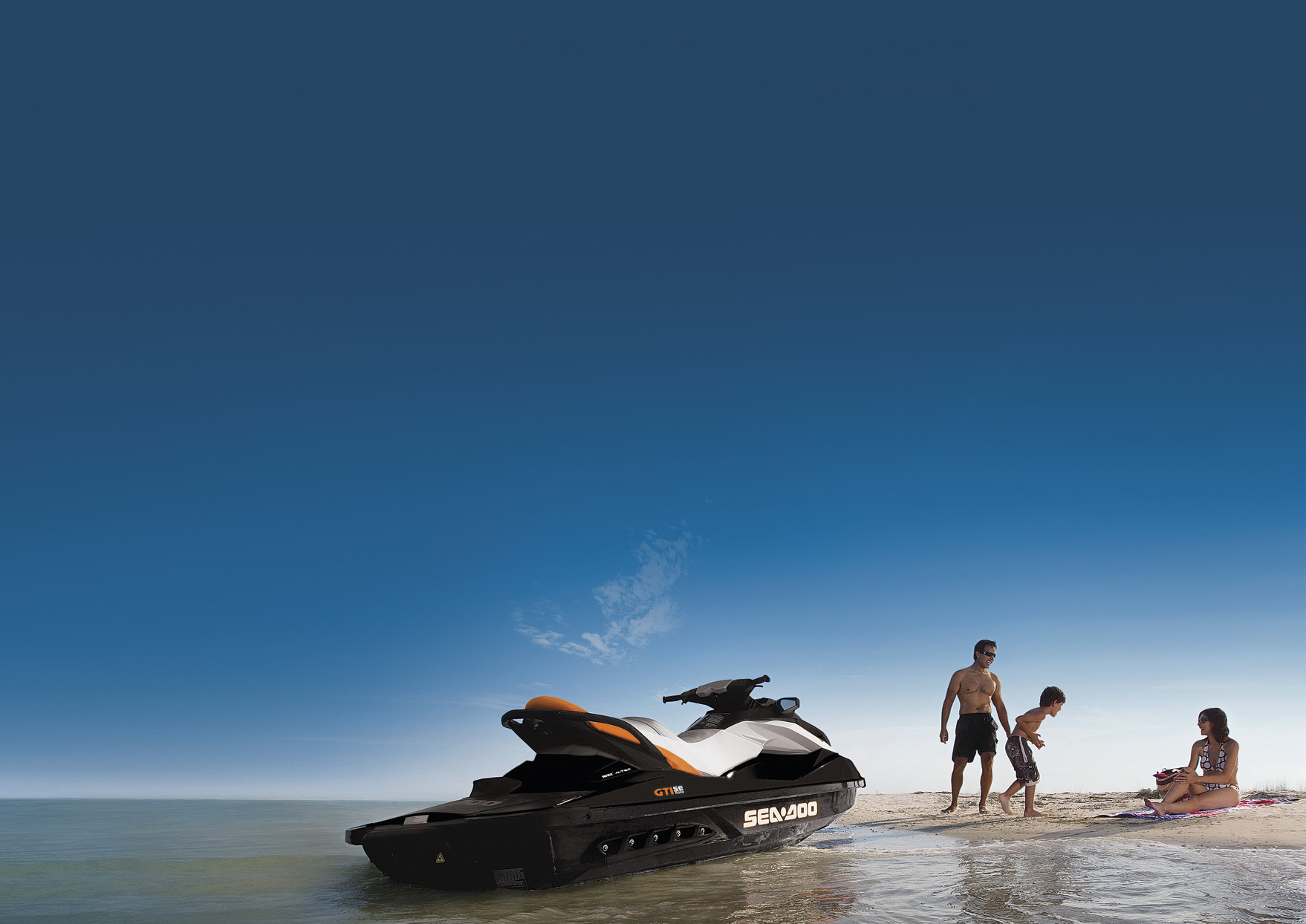 ETT NYTT SÄTT ATT RIDA PÅ VÅGORNA DETALJERNA GÖR SKILLNADEN. Innovativ design och teknologi är det som gör Sea-Doo vattenskotrar så unika.