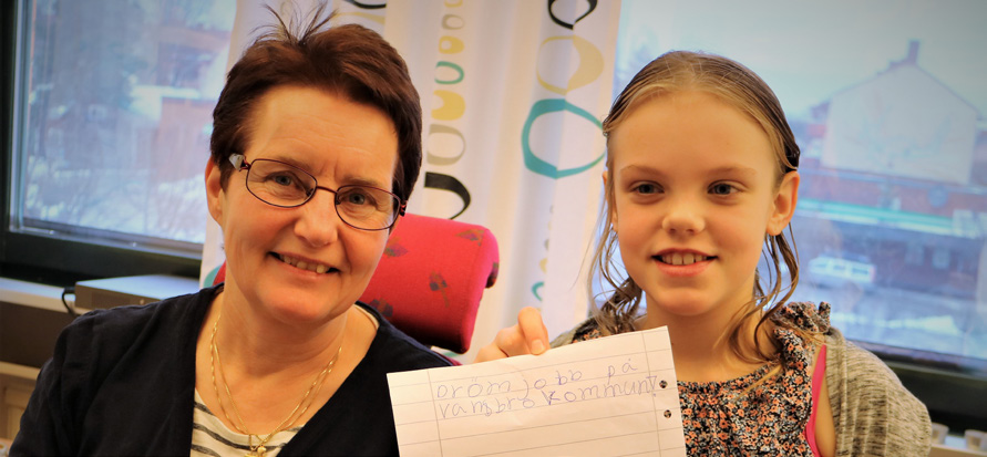 treorna bubblade av frågor om allt från den lokala pulkabacken vid Berghedens skola, till vad som är det bästa med att jobba på kommunen och hur mycket man tjänar där Vid en rundvandring fick barnen