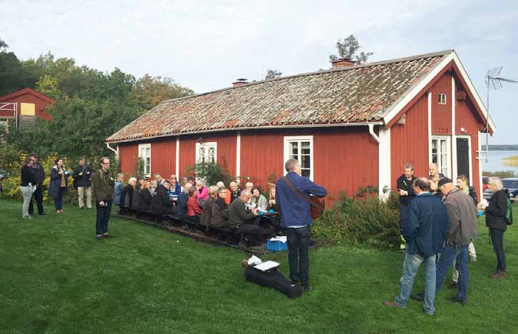 Fika och underhållning i
