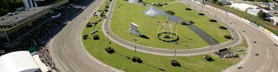 INFO VÄLKOMMEN TILL Telefon 08-0 00 Web www.solvalla.se SEN TILL BANAN? Ring inskrivningen 08-0 88 för att meddela om du är sen till banan. Strykningar 08-0. BILPROVSTARTER IDAG: Klockan. &.