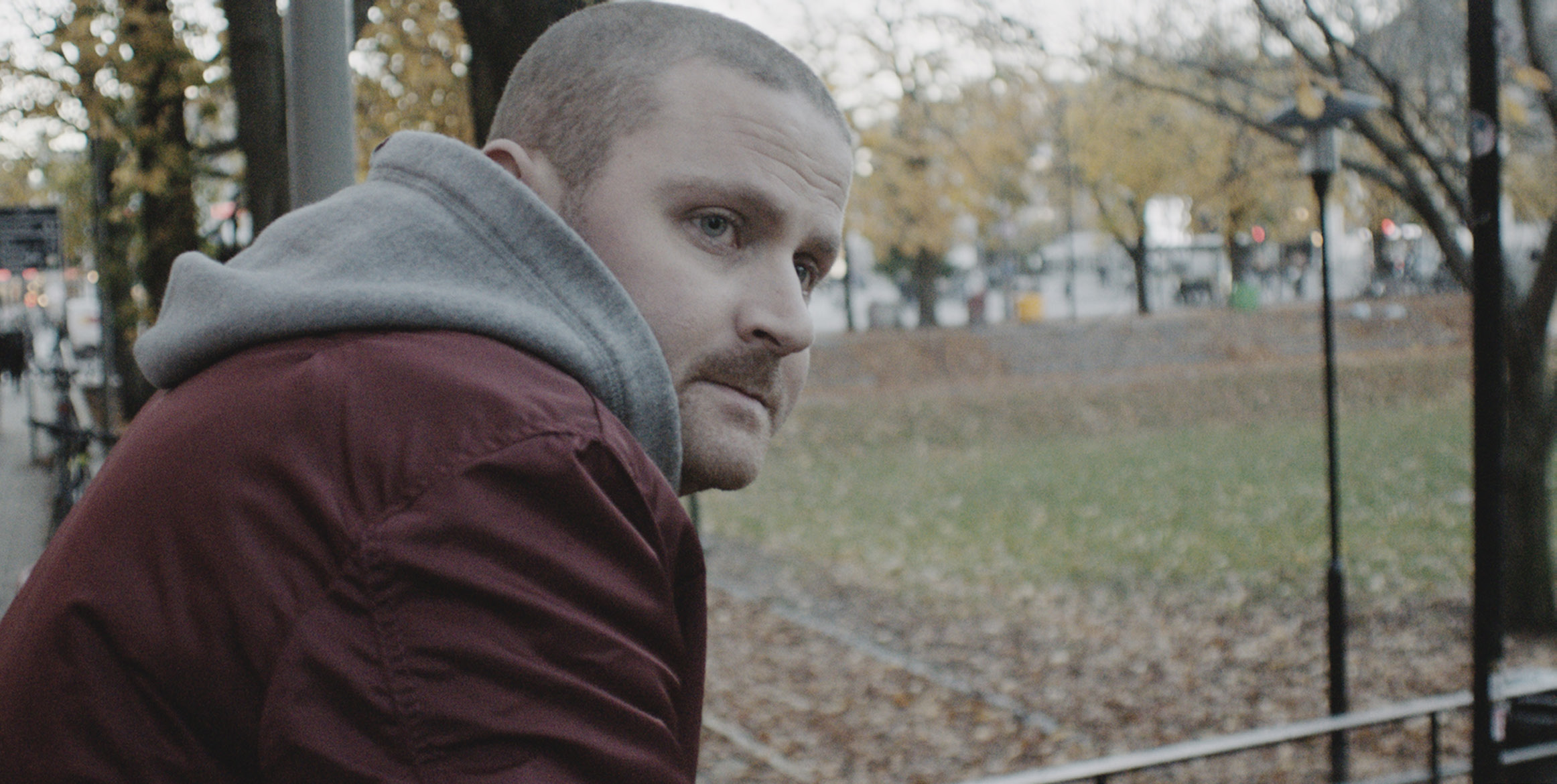 Måste gitt En filmhandledning från Svenska Filminstitutet Rek för åk 7 - gymnasiet I Måste gitt följer vi Metin, en ung man i en av Stockholms förorter.