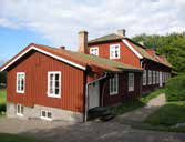Stor variationsrikedom med framförallt bronsålderns och järnålderns gravtraditioner. Här finns merparten av gravfälten i Långareds socken.