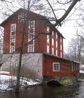 Österbodarna. Säveån och dess dalgång har haft stor betydelse för staden Alingsås framväxt, där vattenkraften har varit viktig för industrier och annan verksamhet.